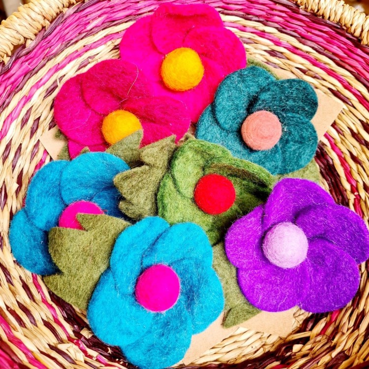 Felt Daisy Brooch