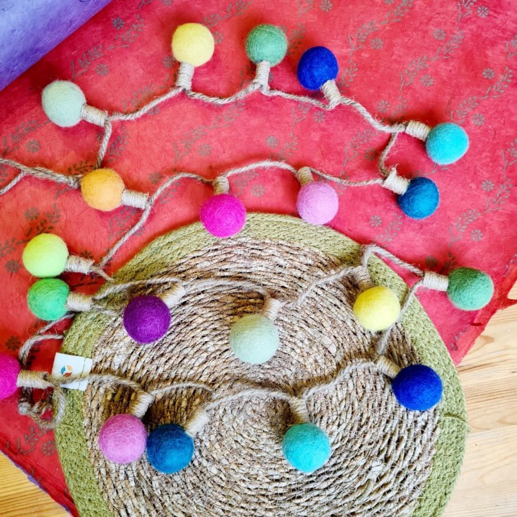 Felt Garland - Multi coloured round bulbs