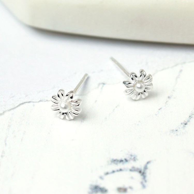 Pom Sterling silver little flower stud earrings with tiny ivory pearls